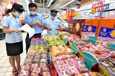 節前食品“體檢” 保障食品銷售安全